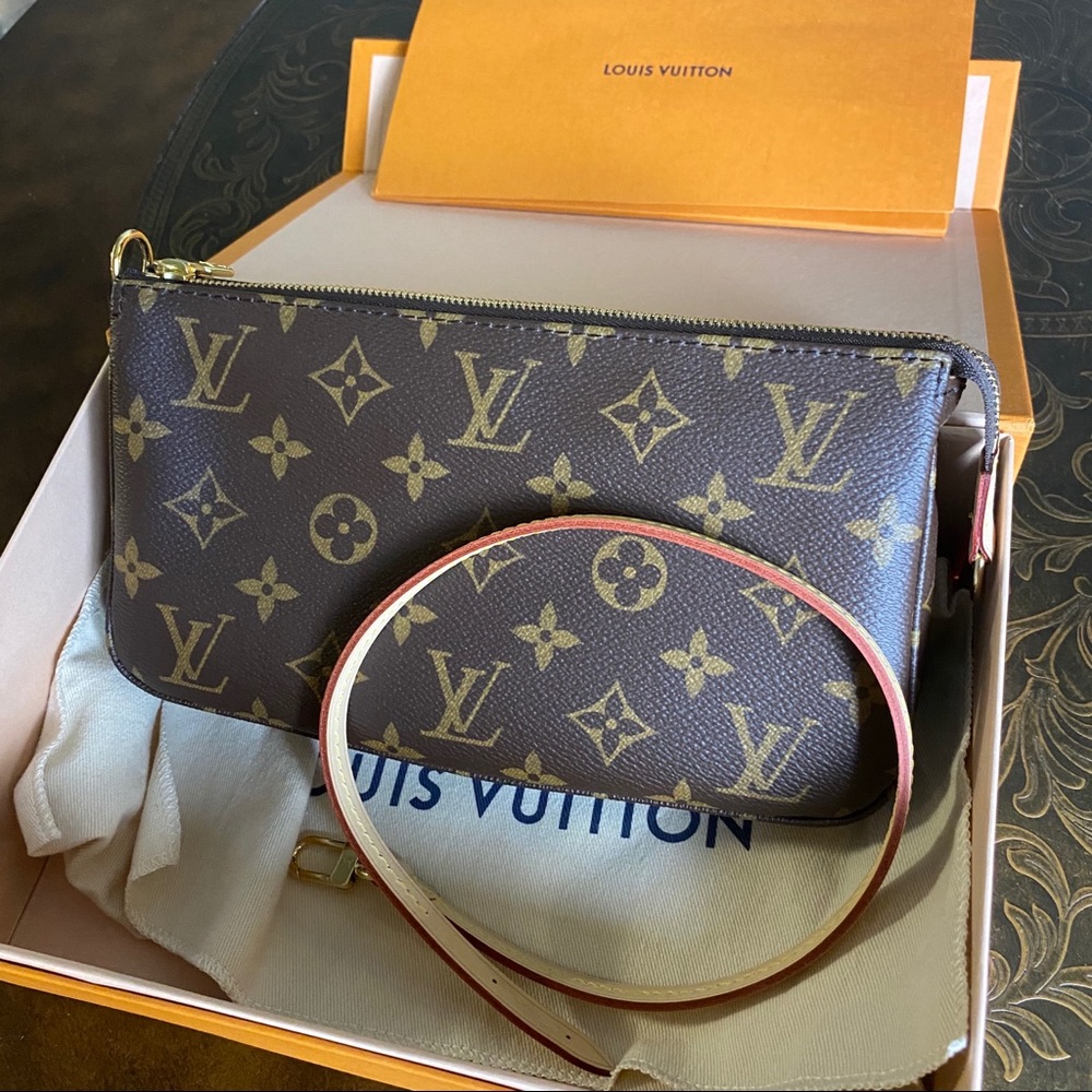 Louis Vuitton Pochette Accessoires